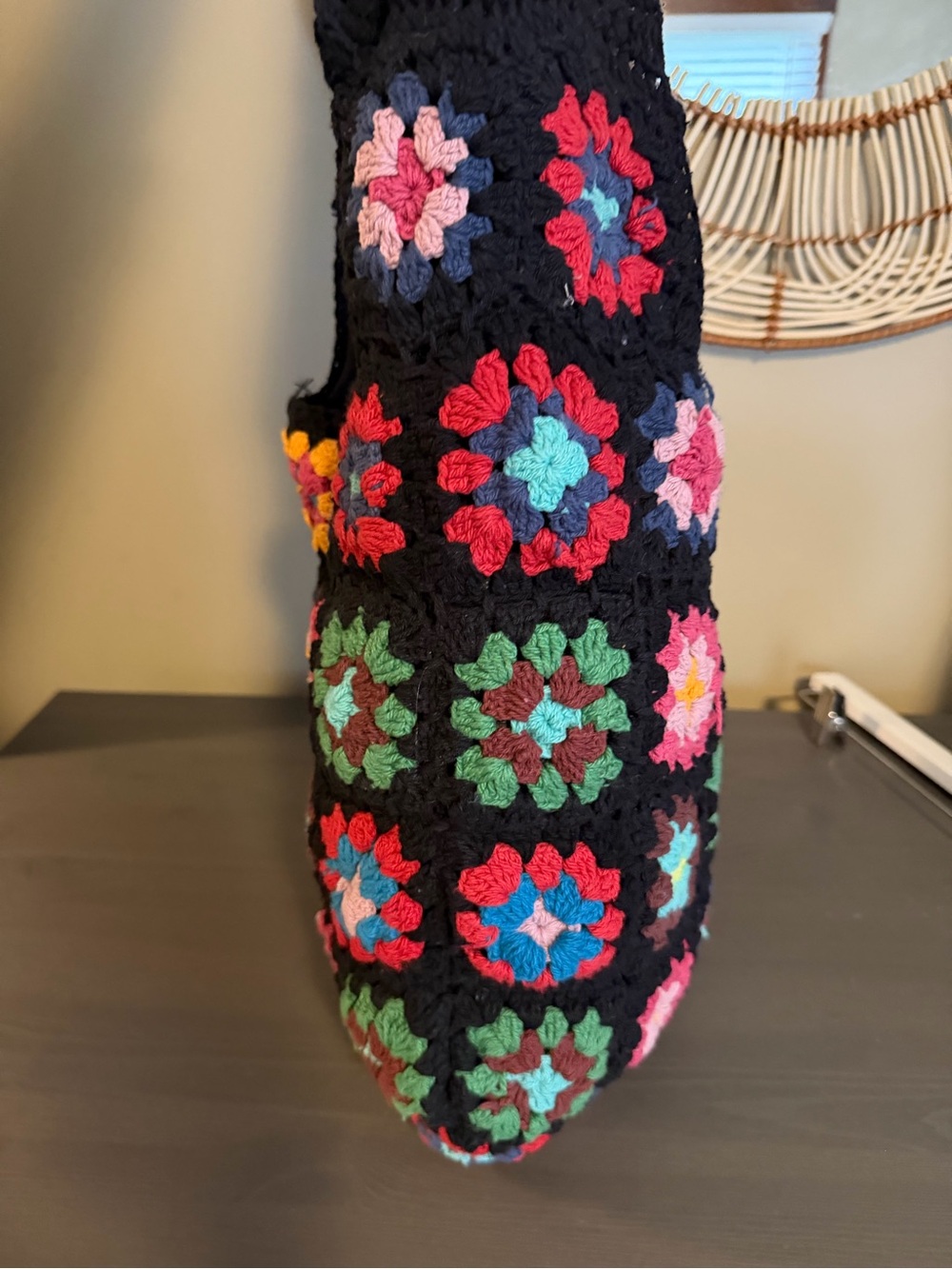 Boho Granny-square Crochet Floral Patchwork Shoulder Bag in Black - Picture 4 of 11